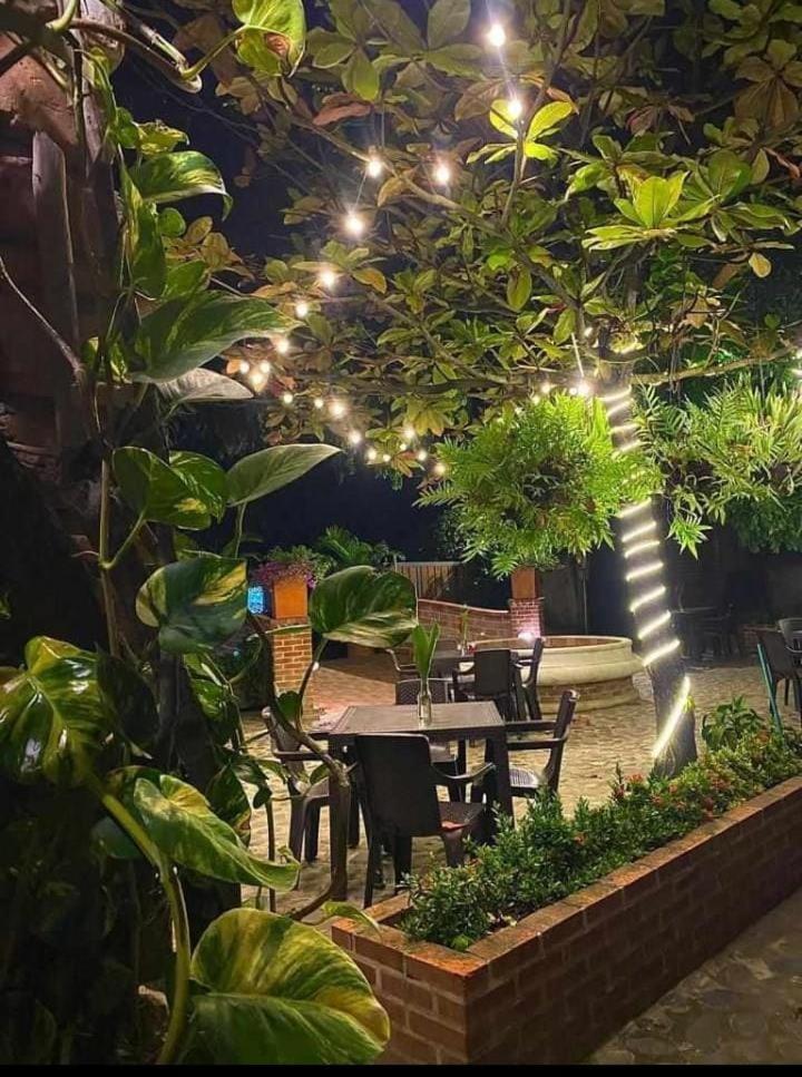 Hotel Y Restaurante Bienmesabe Santa Fe de Antioquia Exterior foto