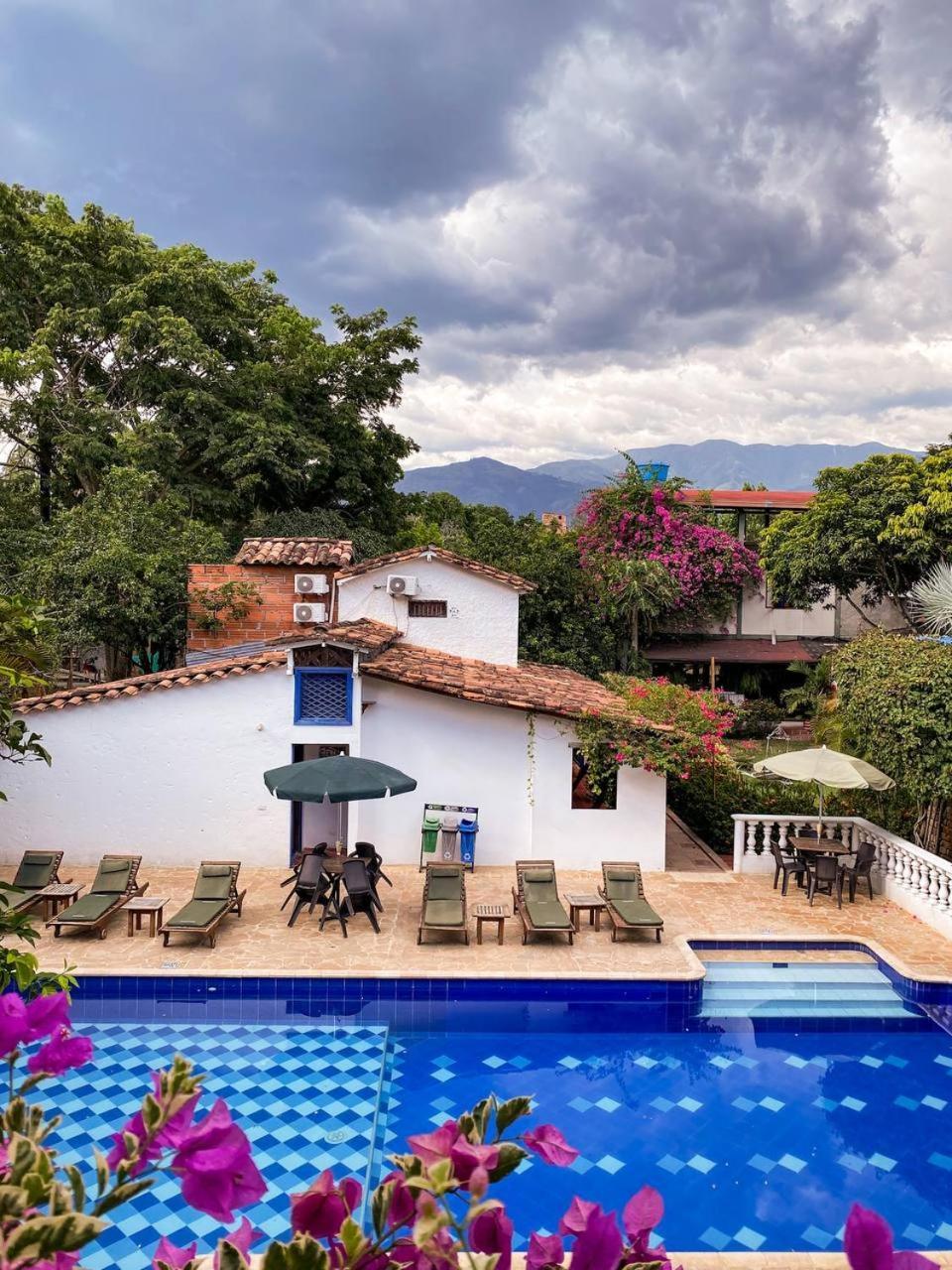 Hotel Y Restaurante Bienmesabe Santa Fe de Antioquia Exterior foto